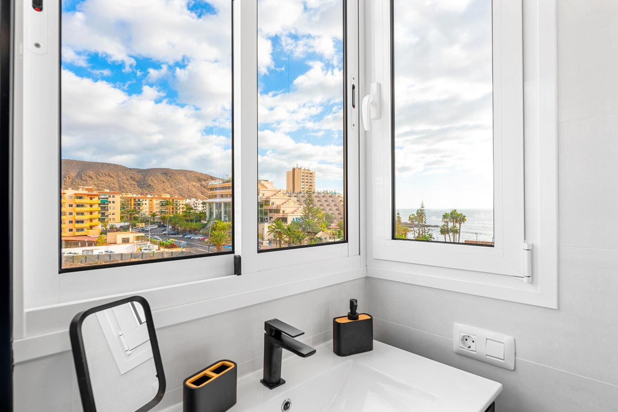 Sasha Tenerife * Los Cristianos (Tenerife)